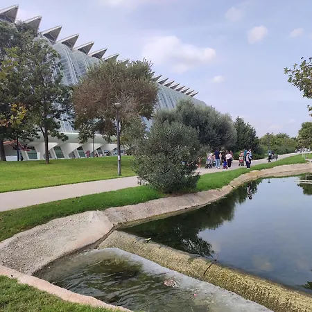 Arts & Sciences - Urban Centric At Bruno Coliving Gasthuis Valencia