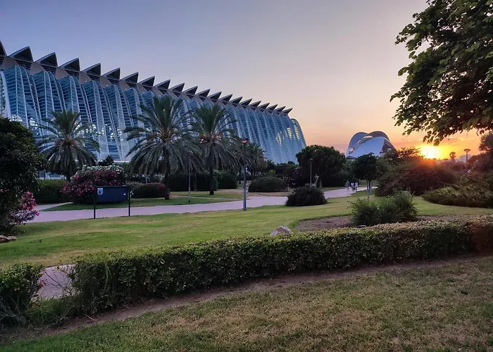 Arts & Sciences - Authentic Urban Parklife - Vlc Urban