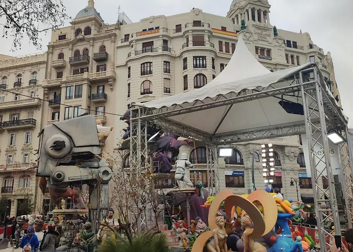 Arts & Sciences - Authentic Urban Parklife - Vlc Urban